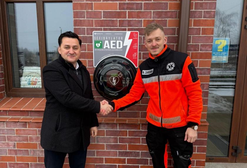 defibrylator dworzec