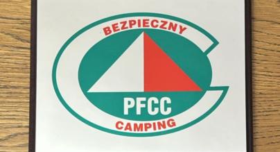 bezpieczny camping - plakietka