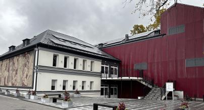 PANELE NA BUDYNKU MDK