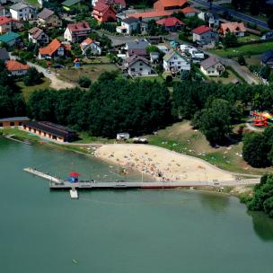 Plaża Ośrodka Spottu i Rekreacji nad jeziorem Rychnowskim