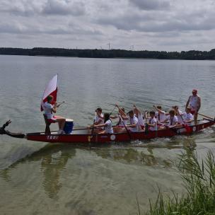 POWITALI MISTRZÓW ŚWIATA W SMOCZYCH ŁODZIACH