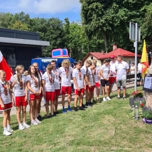 POWITALI MISTRZÓW ŚWIATA W SMOCZYCH ŁODZIACH