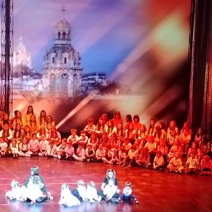 chór Miłosierni w Teatrze Muzycznym w Gdyni podczas koncertu